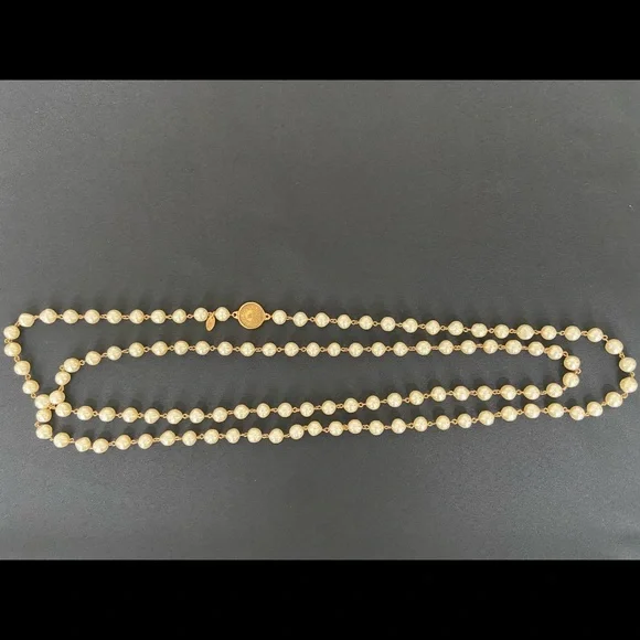 Chanel Vintage Pearls - Picture 3 of 3